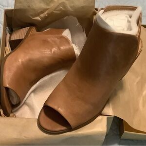 Lucky Brand Slingback Sandal (Umber)